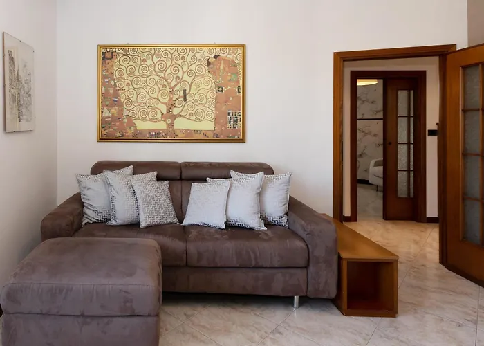 Apartment Modern 2br With Metro Access