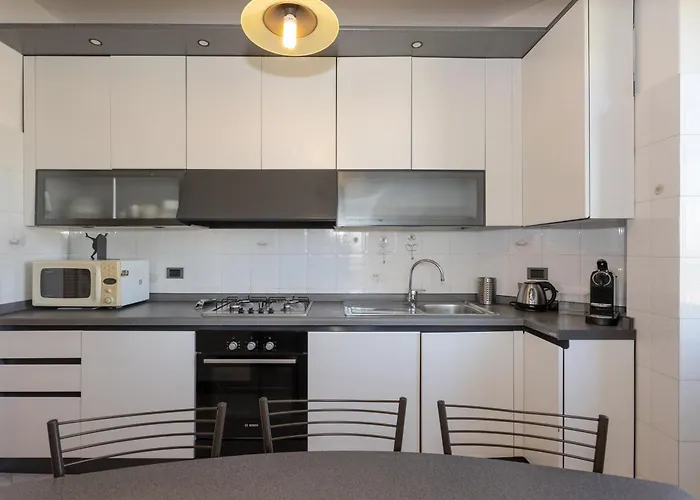 Apartment Modern 2br With Metro Access Milan